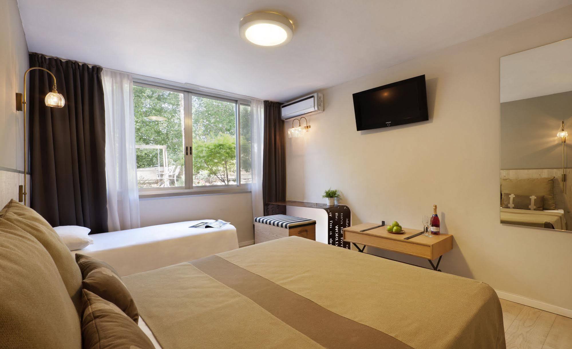Hotel Beit Maimon Zikhron Ya'akov Buitenkant foto